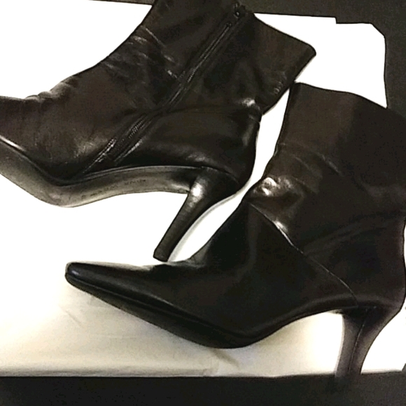 Boots - Picture 1 of 4